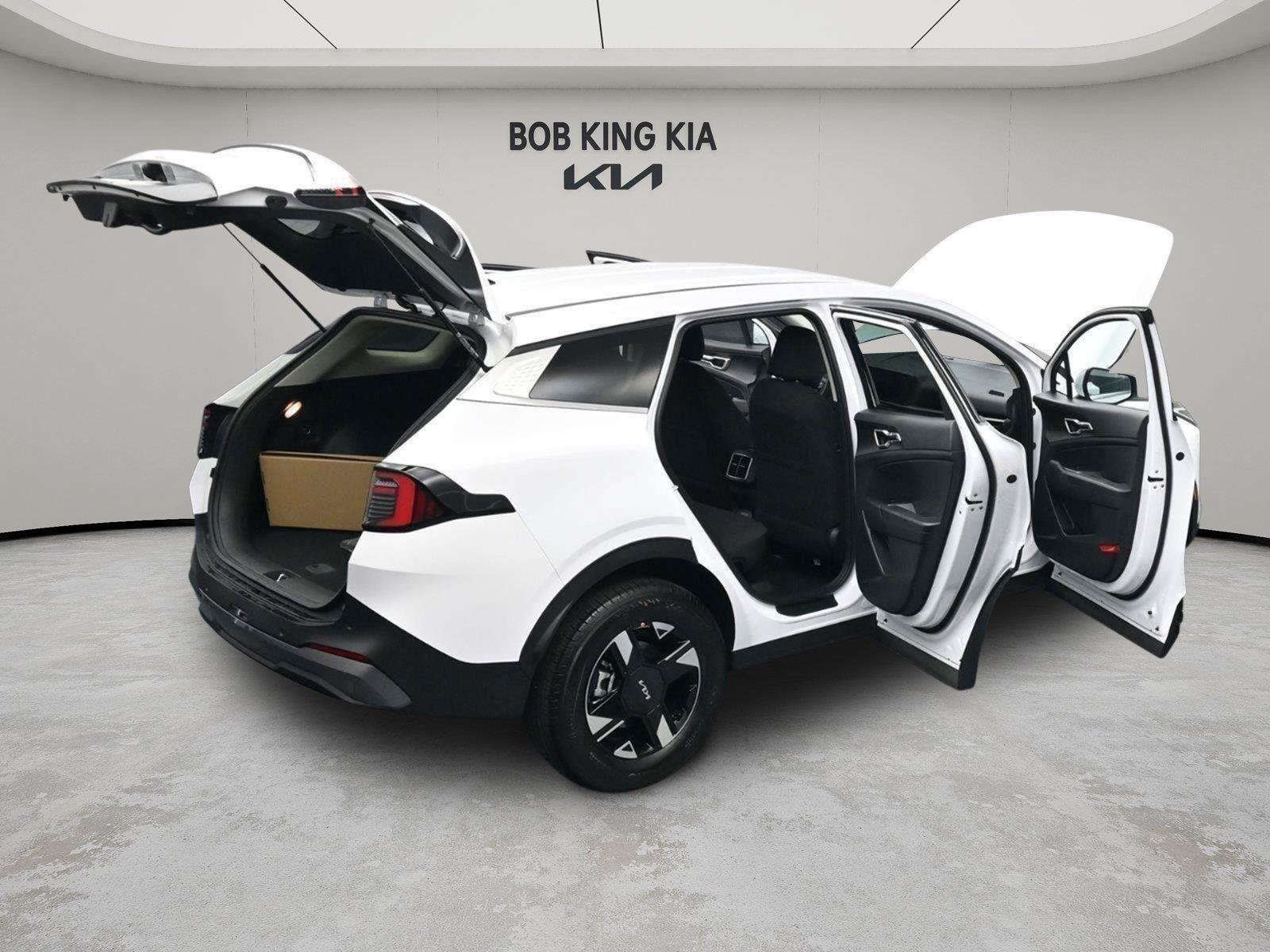 New 2026 Kia Sportage LX w/ LX Convenience Package AWD/4WD image 9