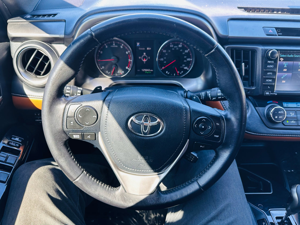 Used 2016 Toyota RAV4 SE image 19