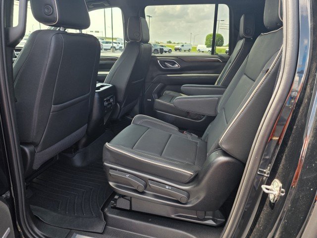 Used 2024 Chevrolet Suburban Premier AWD/4WD image 11