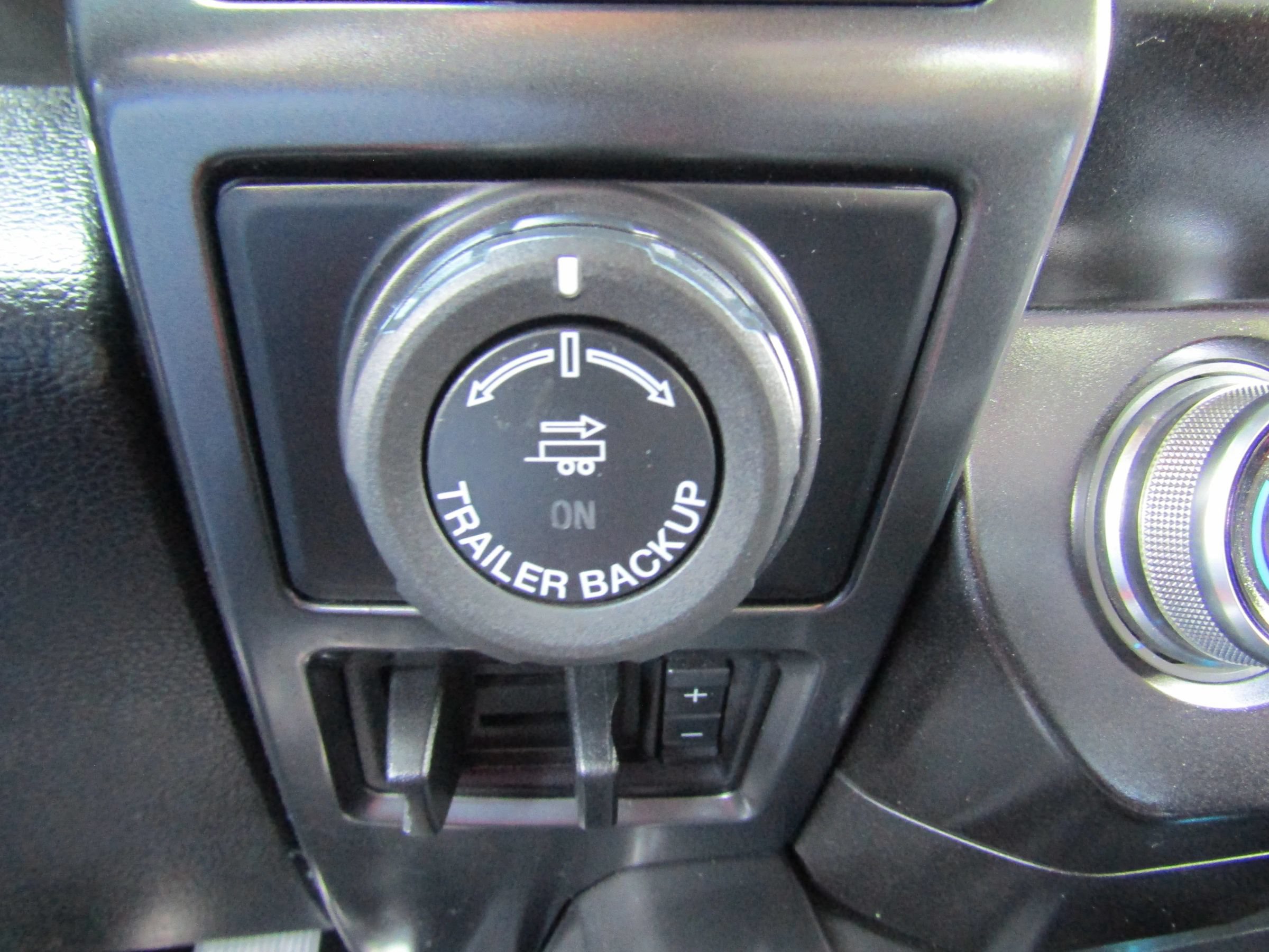 Used 2019 Ford F150 Lariat w/ Equipment Group 502A Luxury AWD/4WD image 33