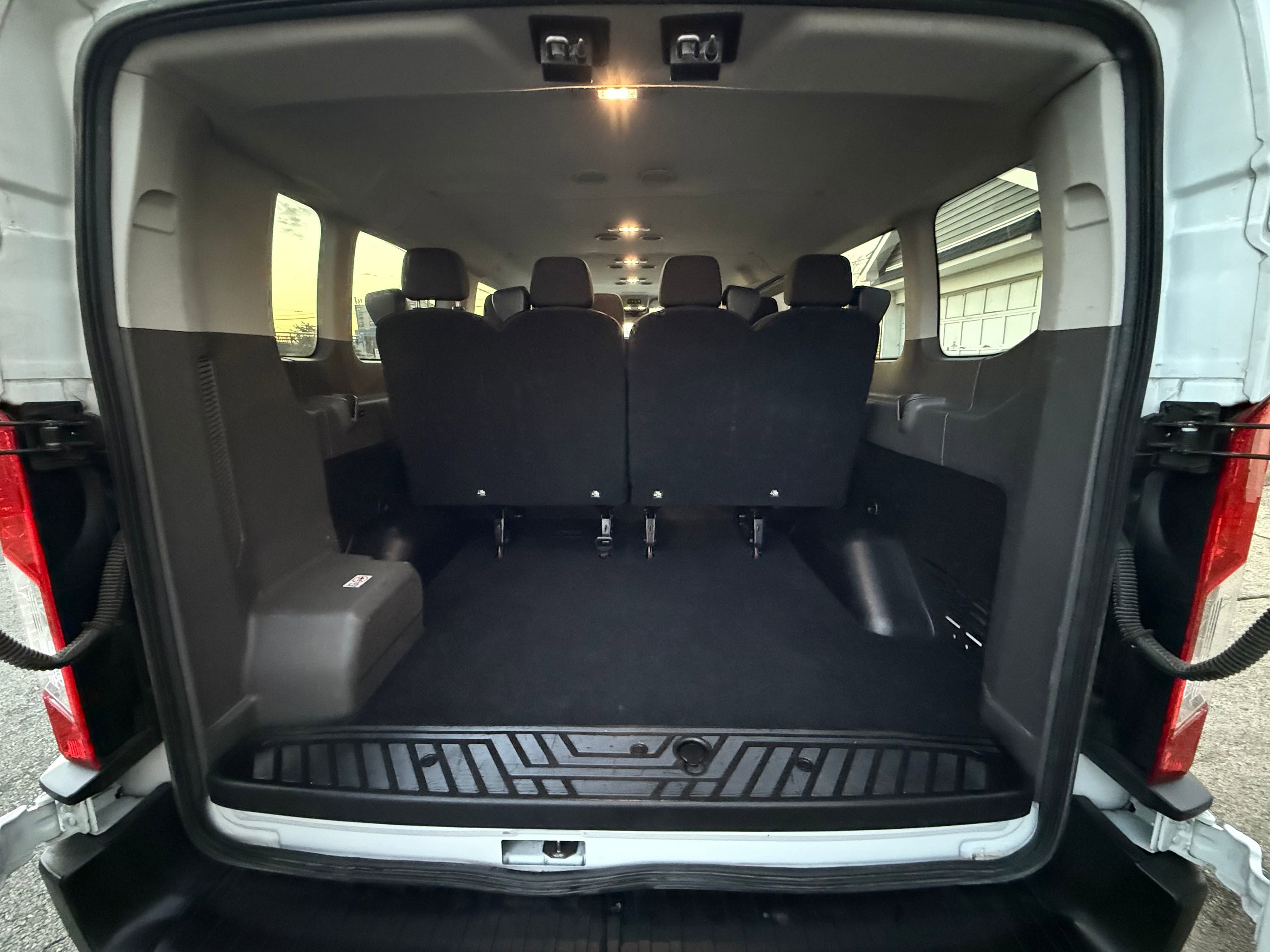 Used 2023 Ford Transit 350 XLT RWD image 14
