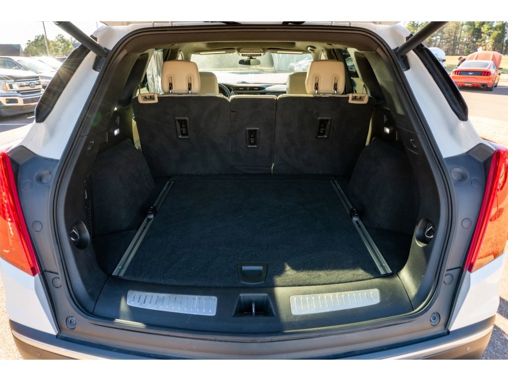 Used 2018 Cadillac XT5 Luxury w/ Driver Awareness Package image 15