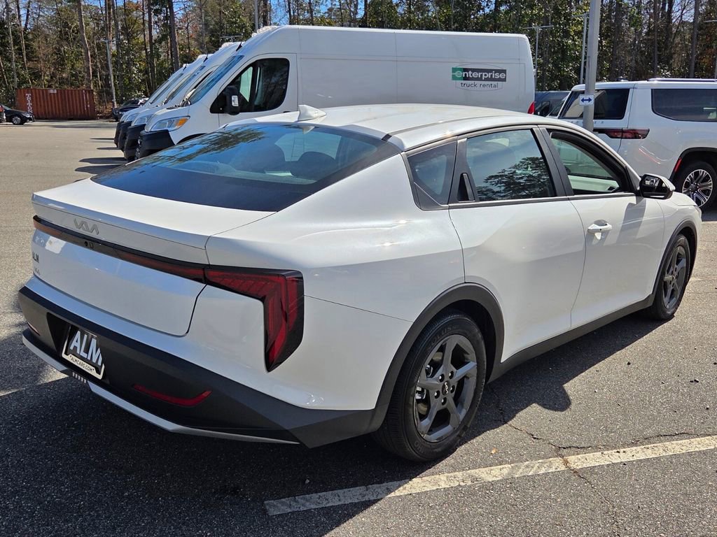 Used 2025 Kia K4 LXS image 10