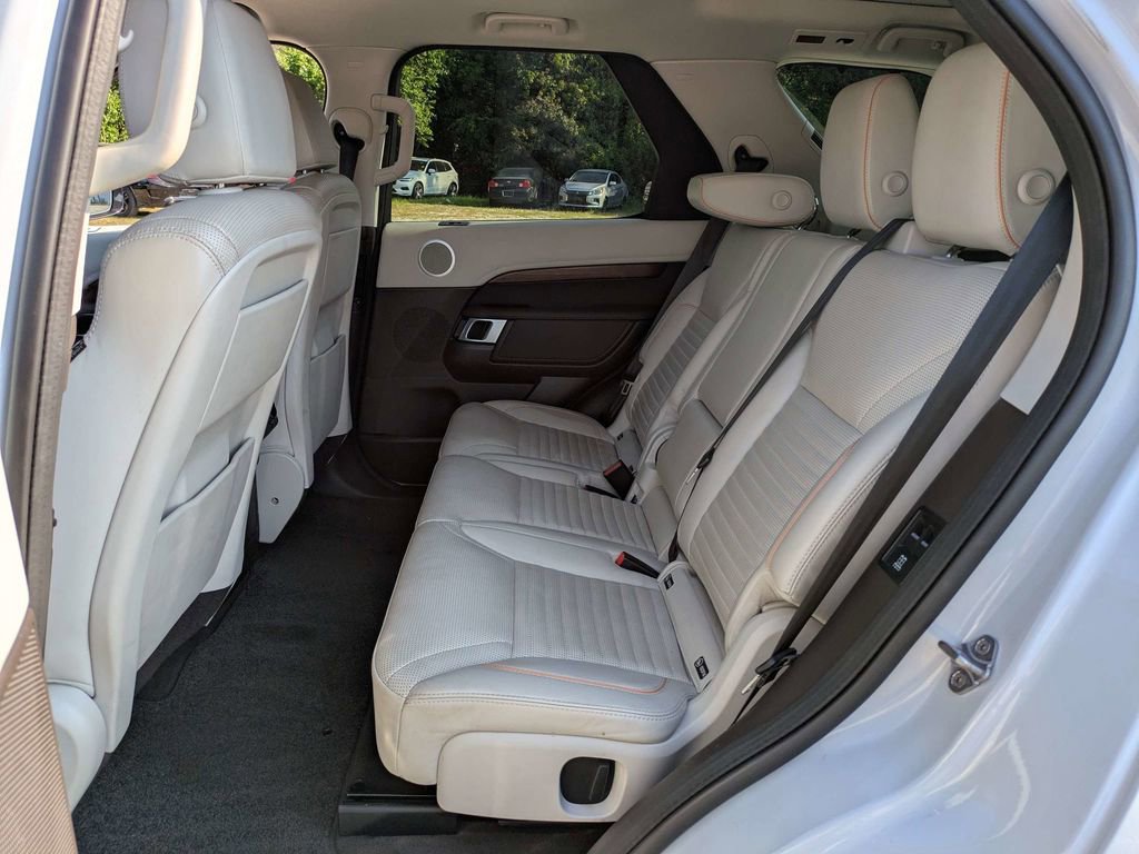 Used 2020 Land Rover Discovery HSE AWD/4WD image 17