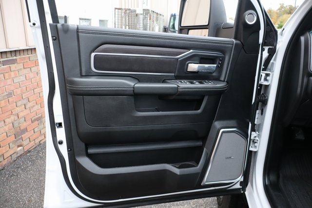 Used 2025 RAM 3500 Laramie image 9