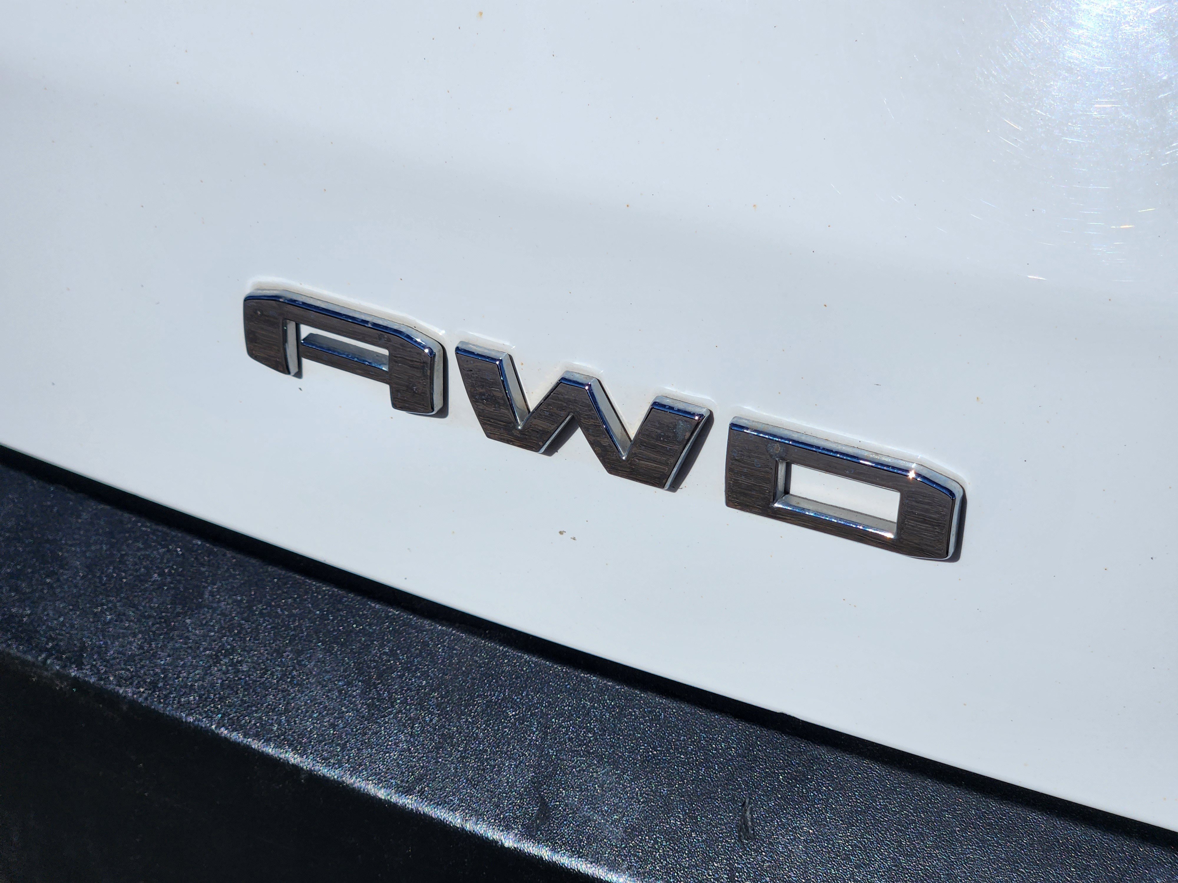 Used 2021 GMC Acadia SLT w/ LPO, Bright Accent Package image 9