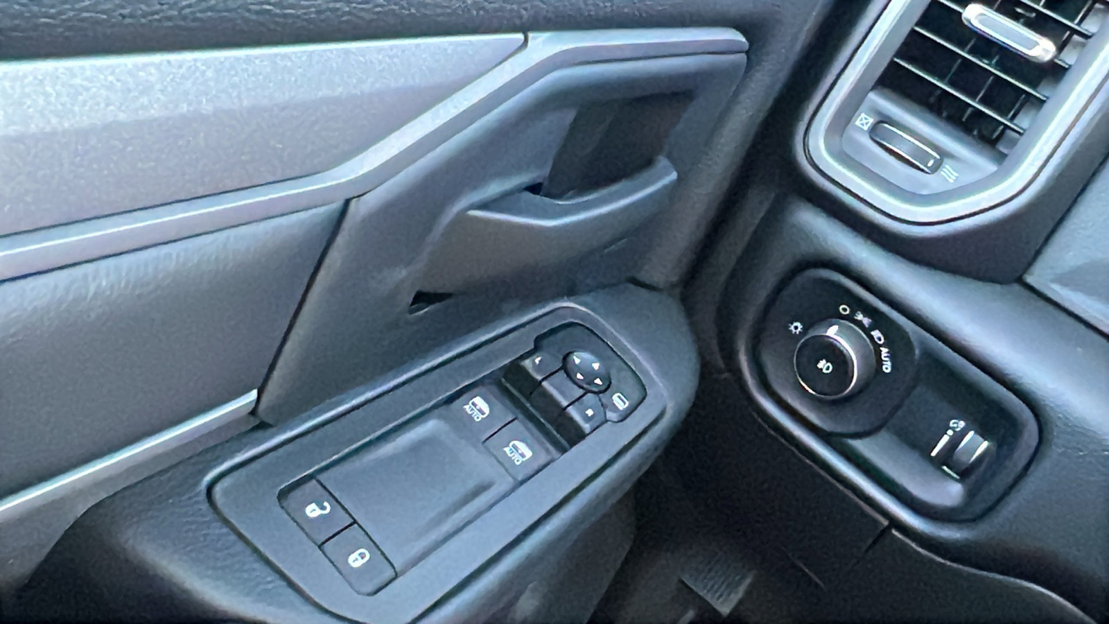 New 2025 RAM 5500 Tradesman image 28