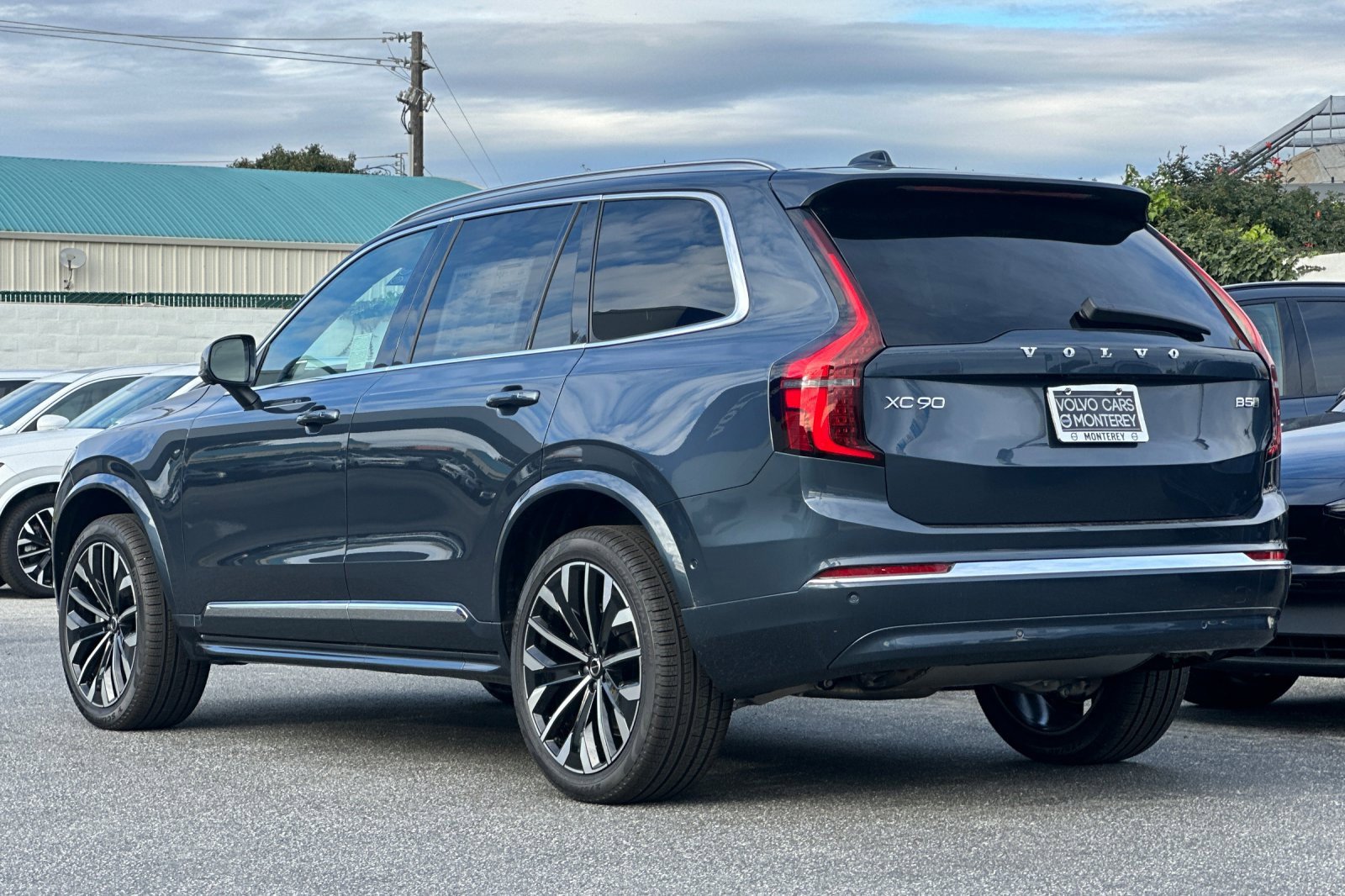 New 2026 Volvo XC90 B5 Plus w/ Protection Package image 3