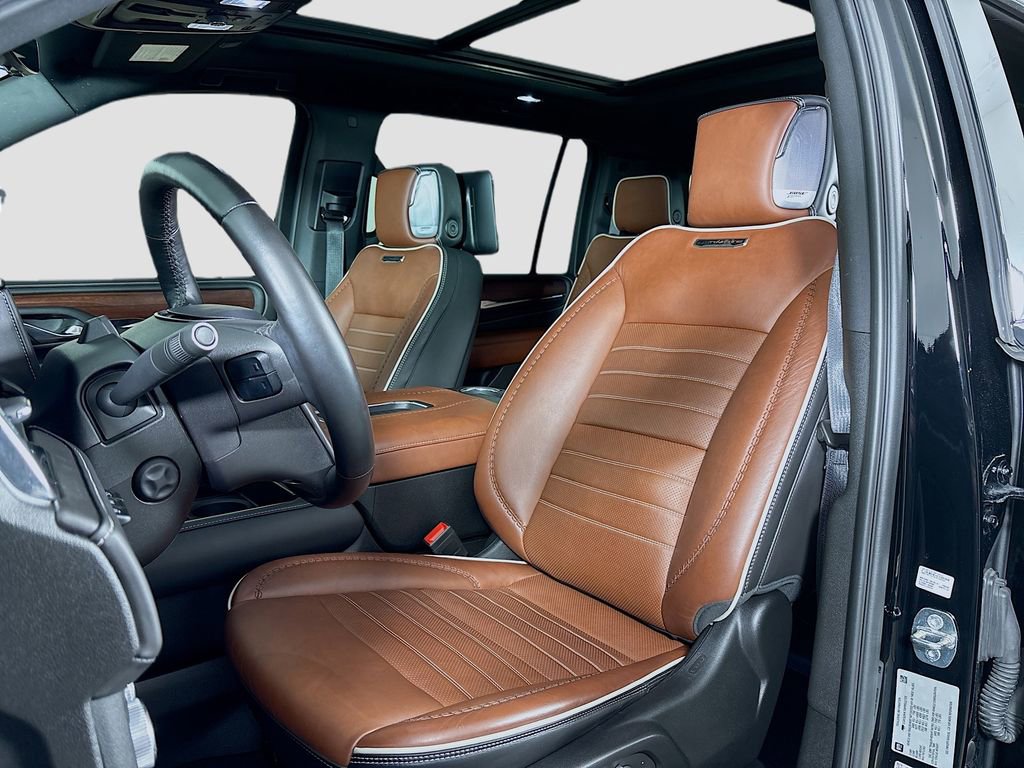 Certified 2023 GMC Yukon XL Denali Ultimate w/ LPO, Floor Liner Package AWD/4WD image 26