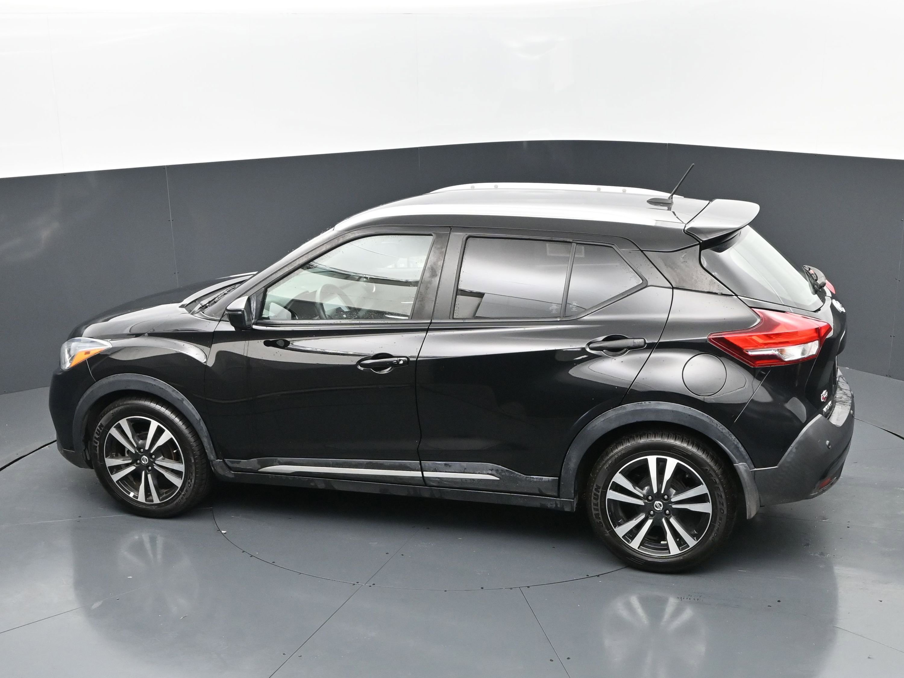 Used 2020 Nissan Kicks SR w/ SR Premium Package image 27