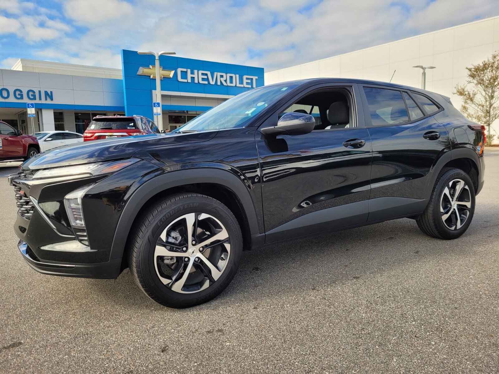 Used 2025 Chevrolet Trax RS w/ Sunroof Package