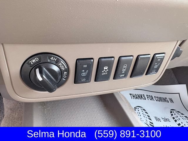 Used 2016 Nissan Frontier SV w/ SV Value Truck Package AWD/4WD image 18
