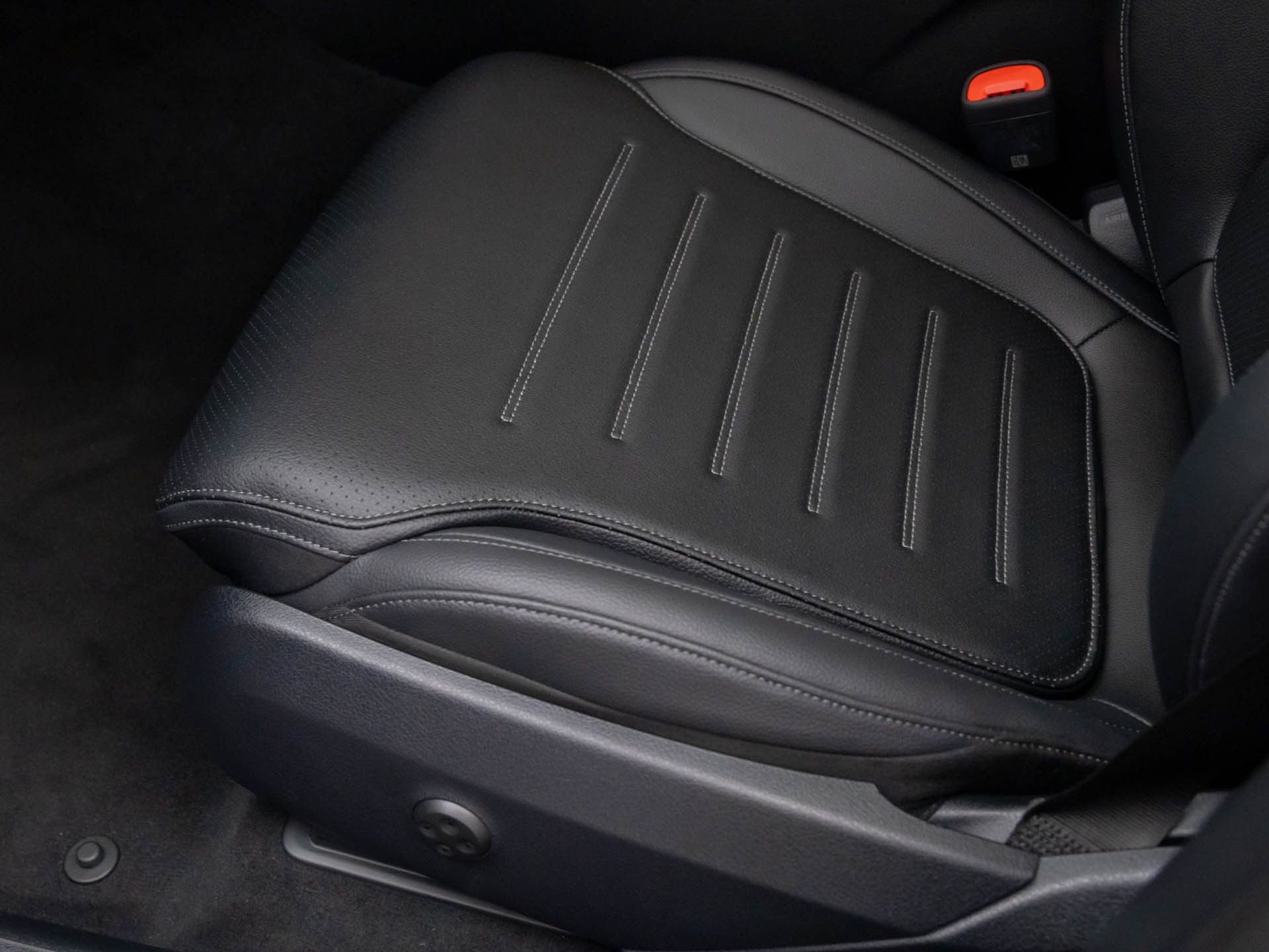 New 2026 Mercedes-Benz GLC 300 4MATIC image 18