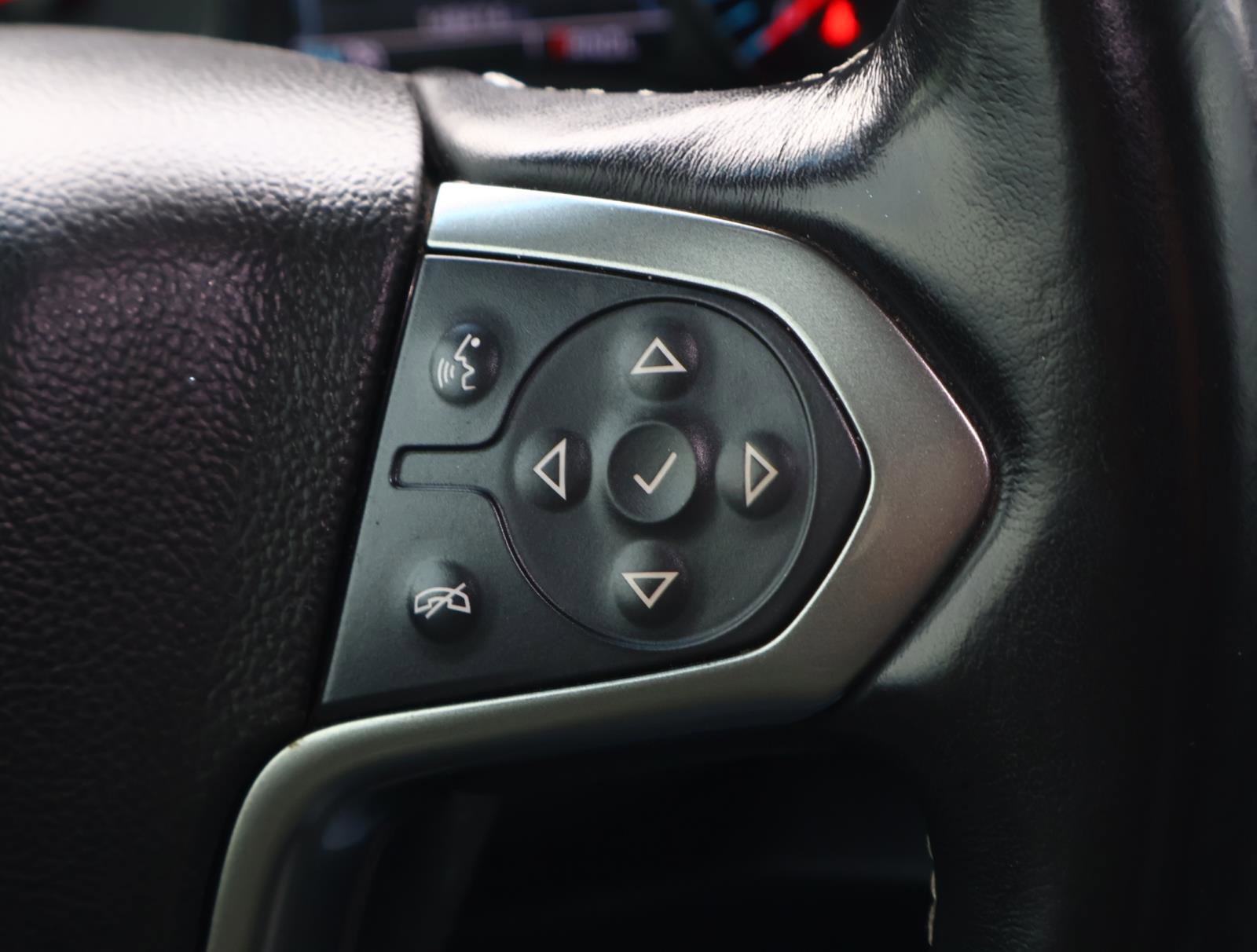 Used 2019 Chevrolet Suburban LT image 28