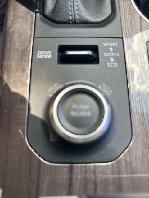 Used 2023 Toyota Highlander Limited image 31