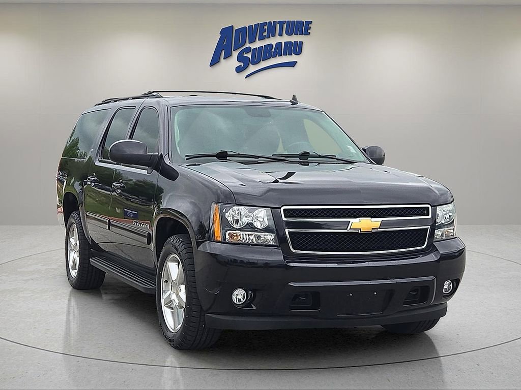 Used 2014 Chevrolet Suburban LT image 1
