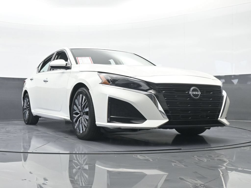 Used 2023 Nissan Altima 2.5 SV FWD image 65