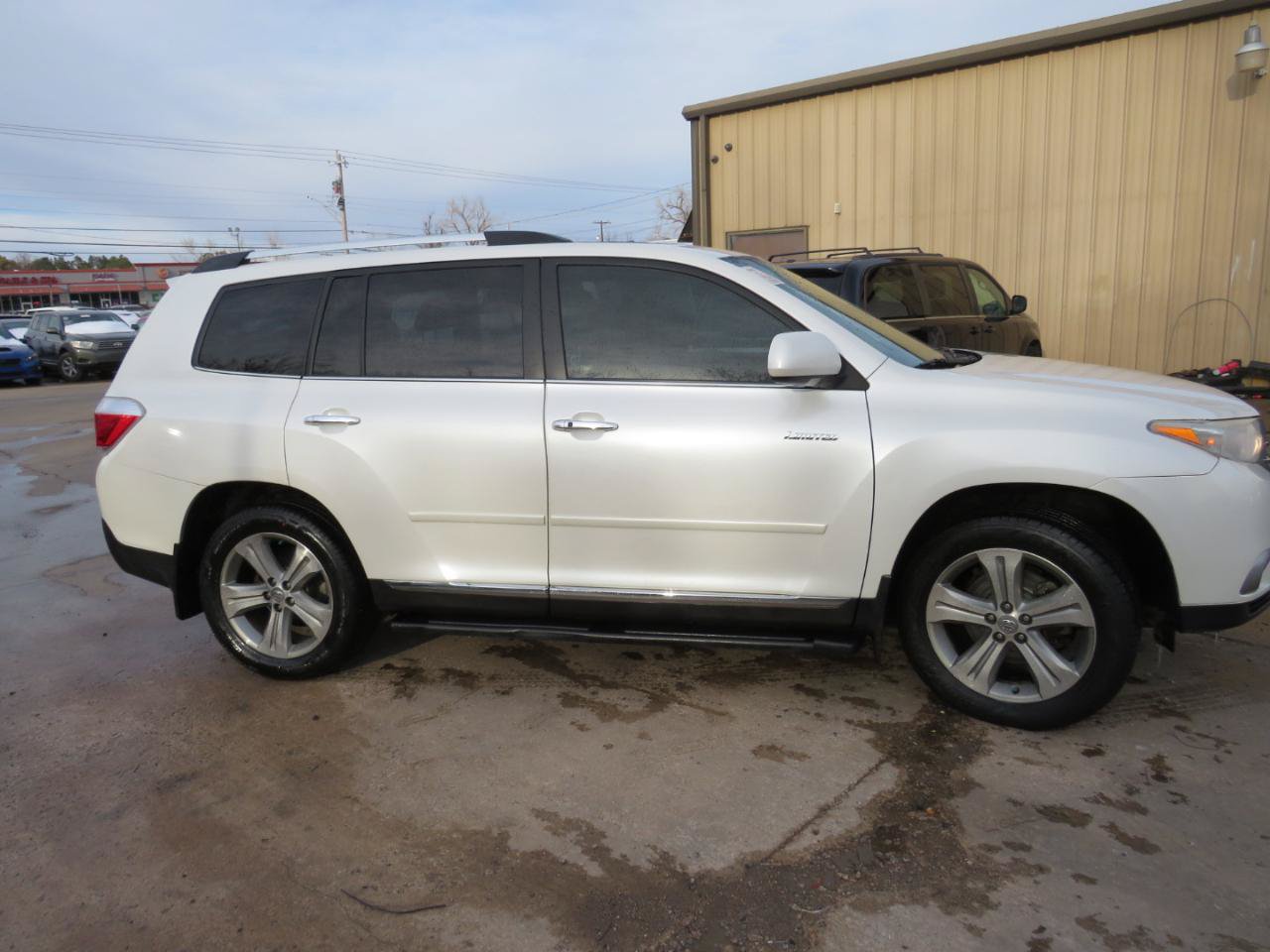 Used 2012 Toyota Highlander Limited w/ Tow Pkg FWD image 34