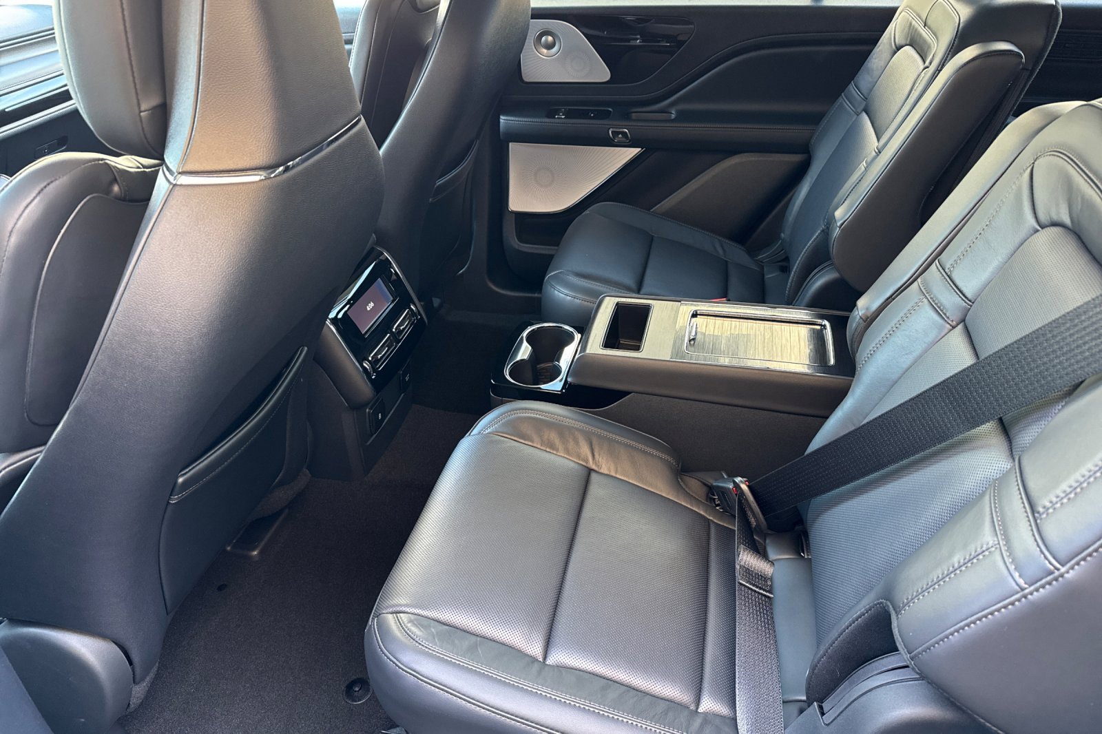 New 2025 Lincoln Aviator Reserve w/ Luxury Package image 11
