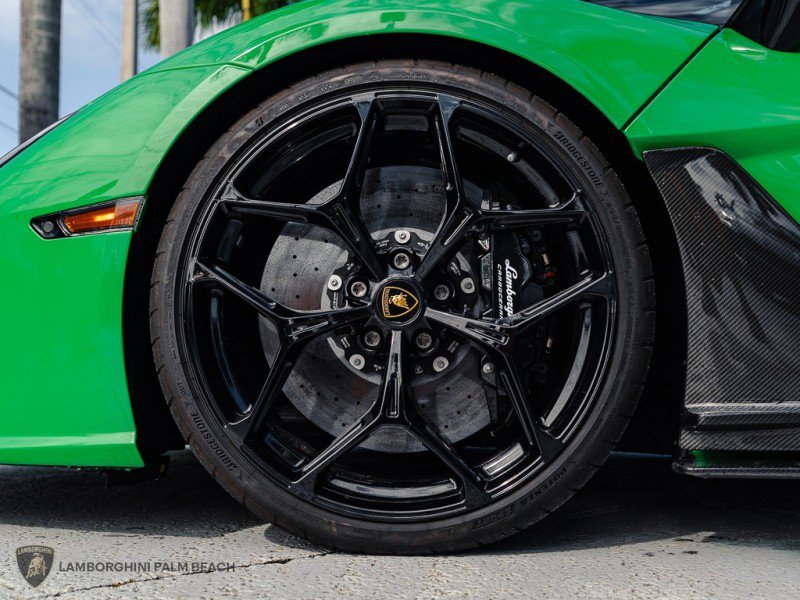 Used 2024 Lamborghini Revuelto image 39