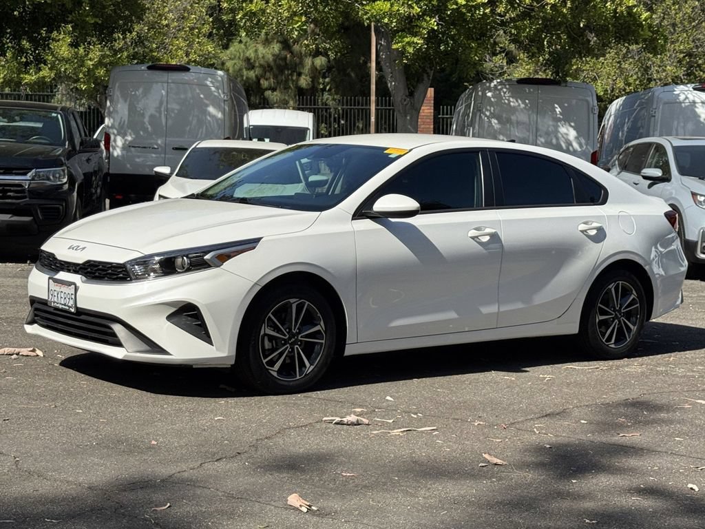 Used 2023 Kia Forte LXS FWD video 3