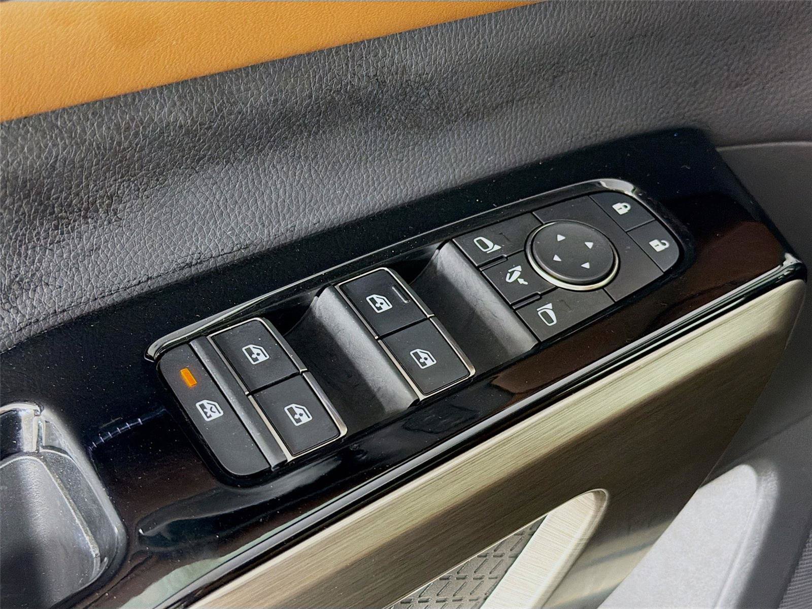 Used 2023 Nissan Pathfinder Platinum AWD/4WD image 24