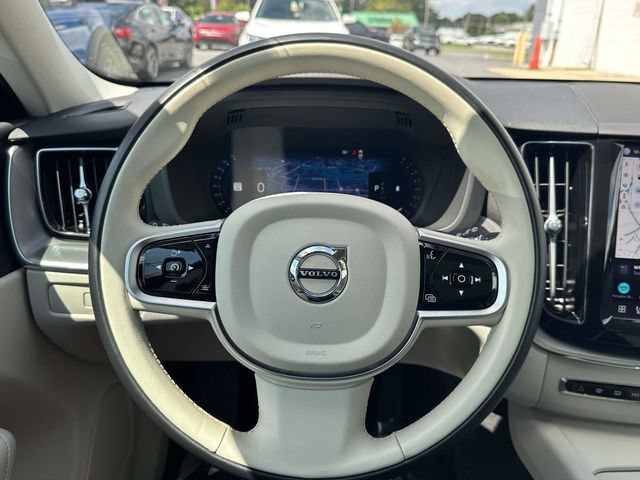 Used 2025 Volvo XC60 B5 Core w/ Climate Package AWD/4WD image 12