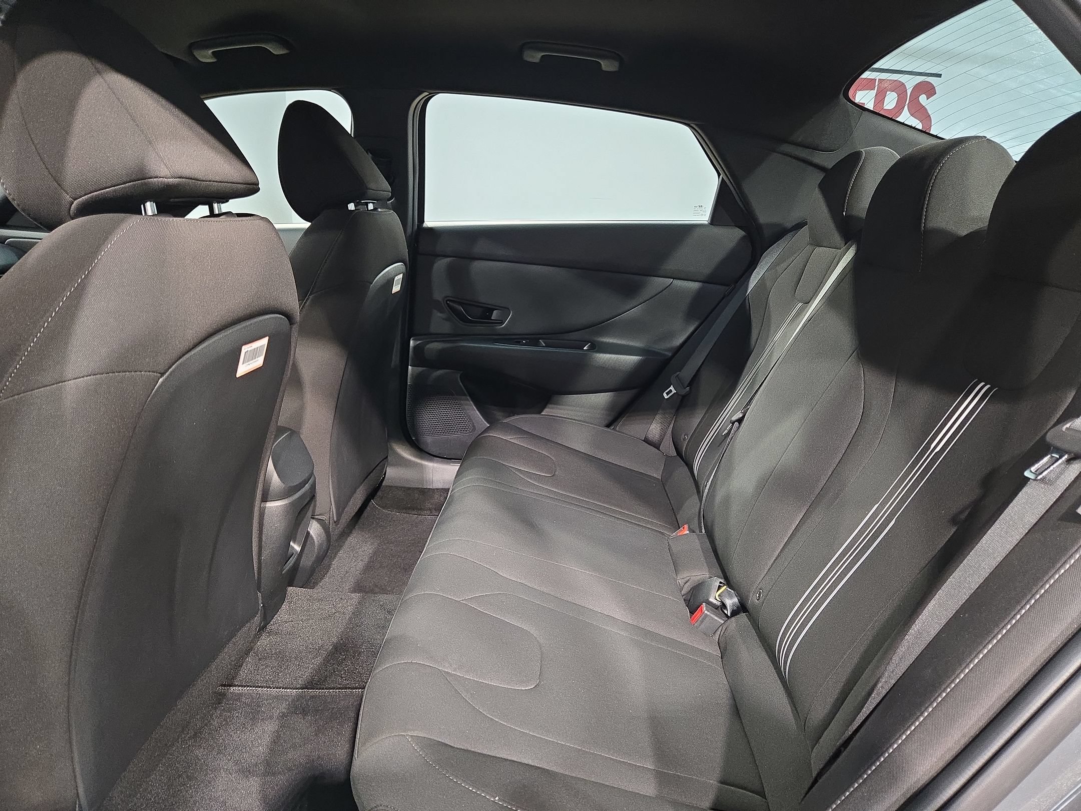 Used 2025 Hyundai Elantra Sport FWD image 35