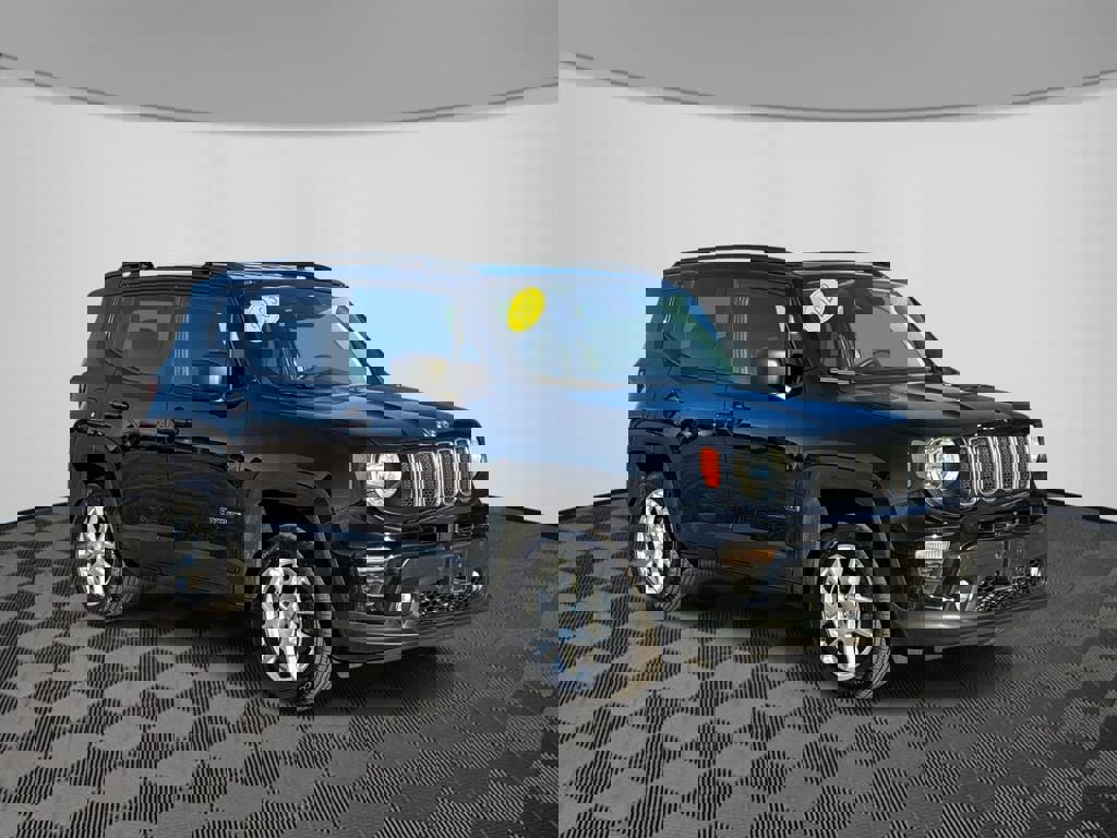 Certified 2023 Jeep Renegade Latitude w/ Premium Group AWD/4WD image 3