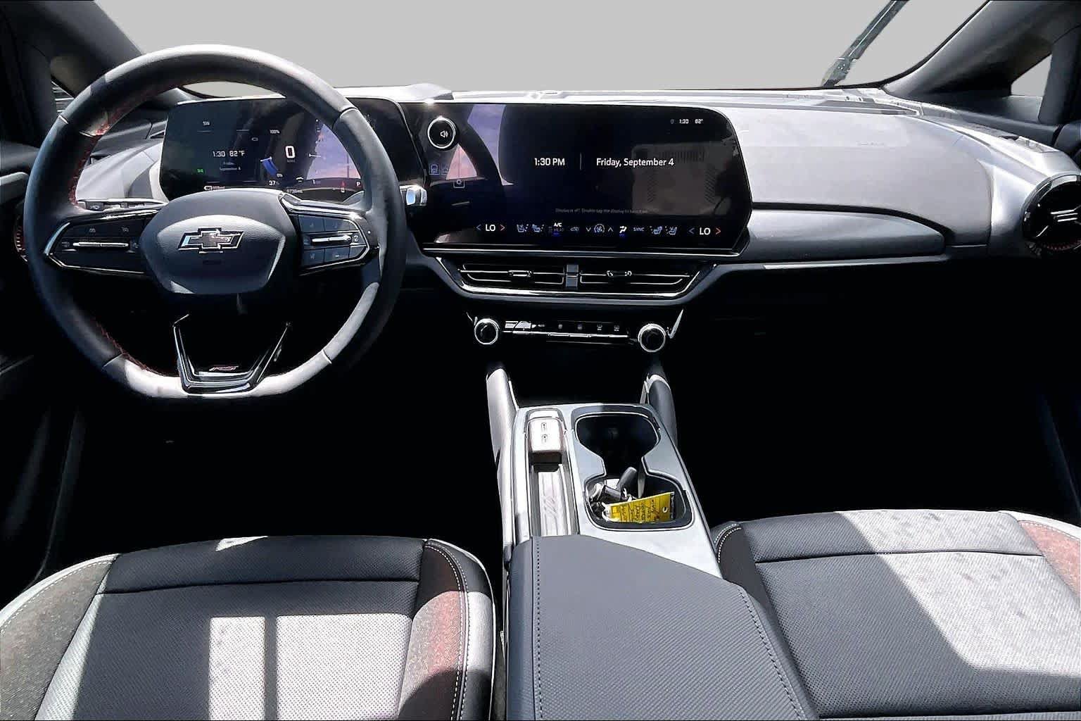 Used 2025 Chevrolet Equinox EV RS w/ Convenience Package II FWD image 14