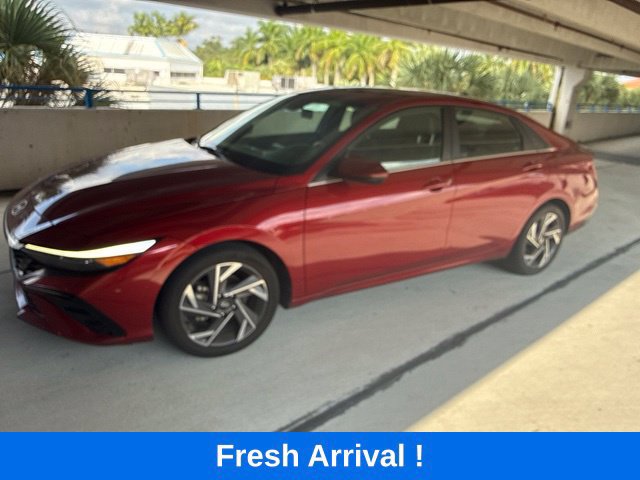 Used 2025 Hyundai Elantra SEL FWD image 1