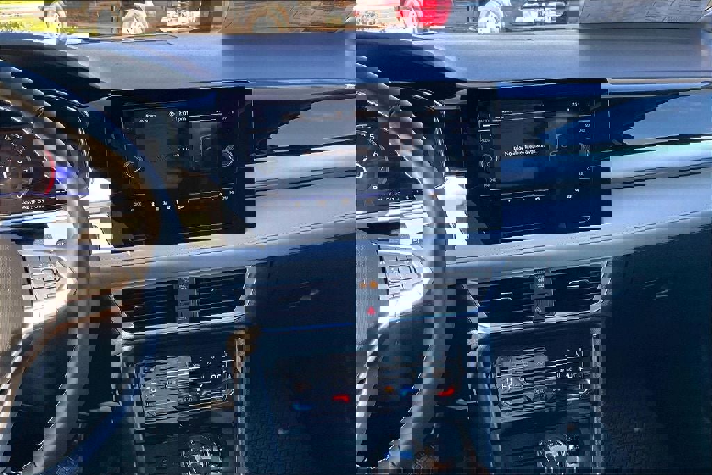 New 2026 Volkswagen Taos SE AWD/4WD image 5