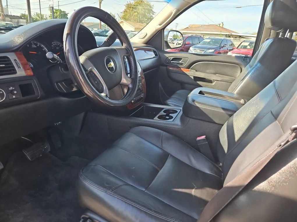 Used 2013 Chevrolet Avalanche LT w/ All-Star Edition image 30