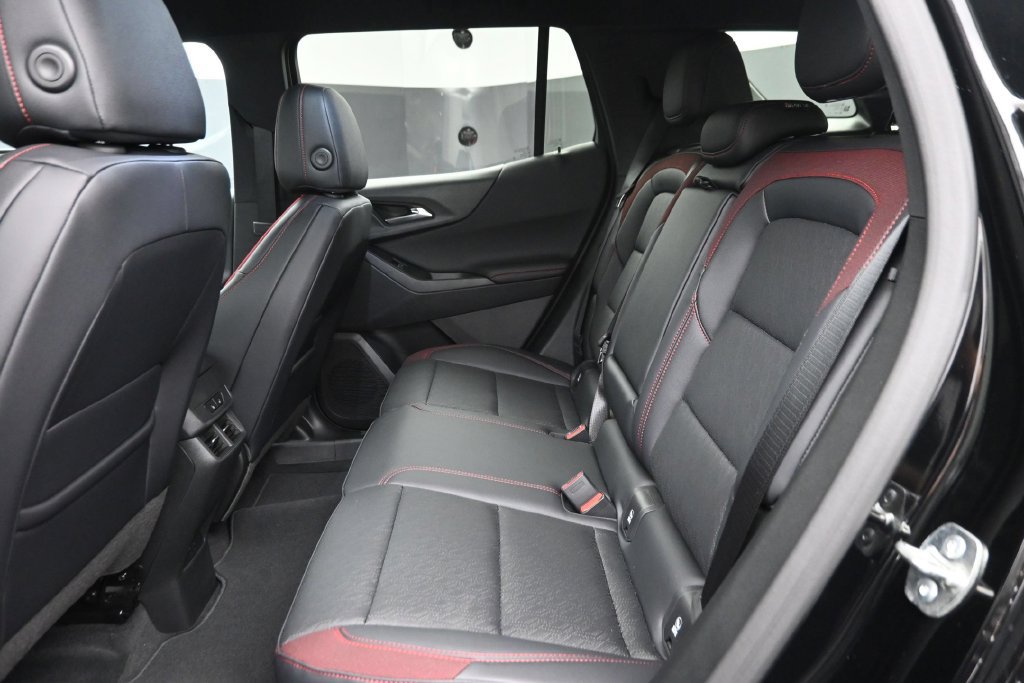 New 2027 Chevrolet Equinox RS w/ Convenience Package III AWD/4WD image 12