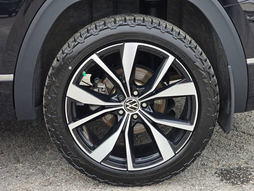 Used 2024 Volkswagen Atlas SEL Premium R-Line image 23