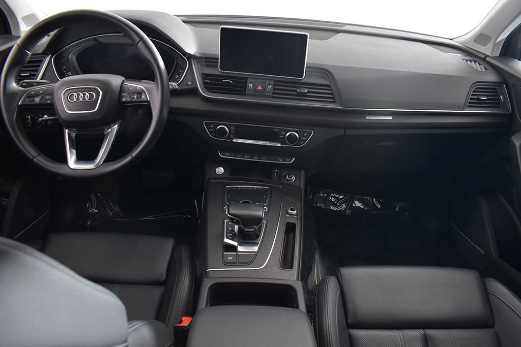 Used 2020 Audi Q5 e Prestige w/ Prestige Package image 16