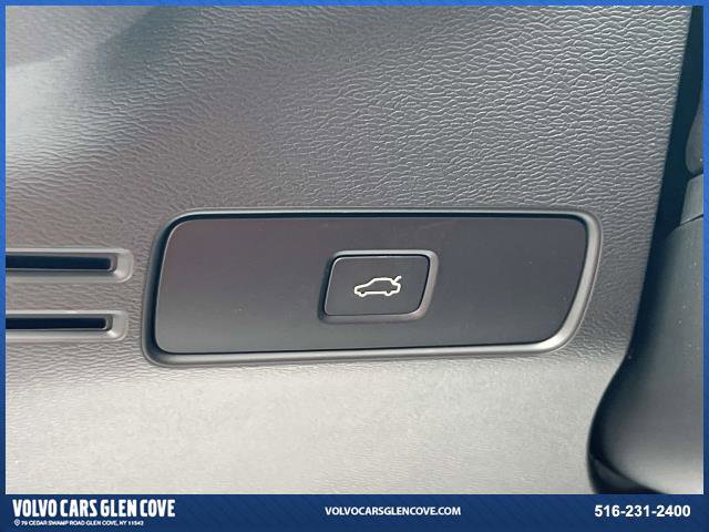 Used 2025 Volvo XC40 B5 Plus w/ Protection Package Premier image 20