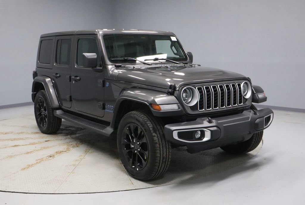 Used 2025 Jeep Wrangler Unlimited Sahara image 1