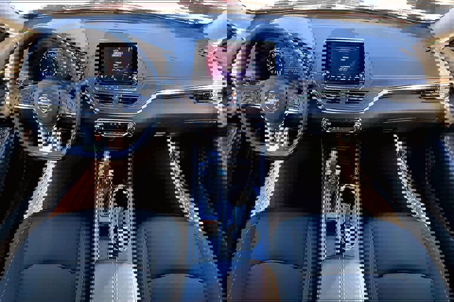 Used 2024 Nissan Altima 2.5 SV image 15