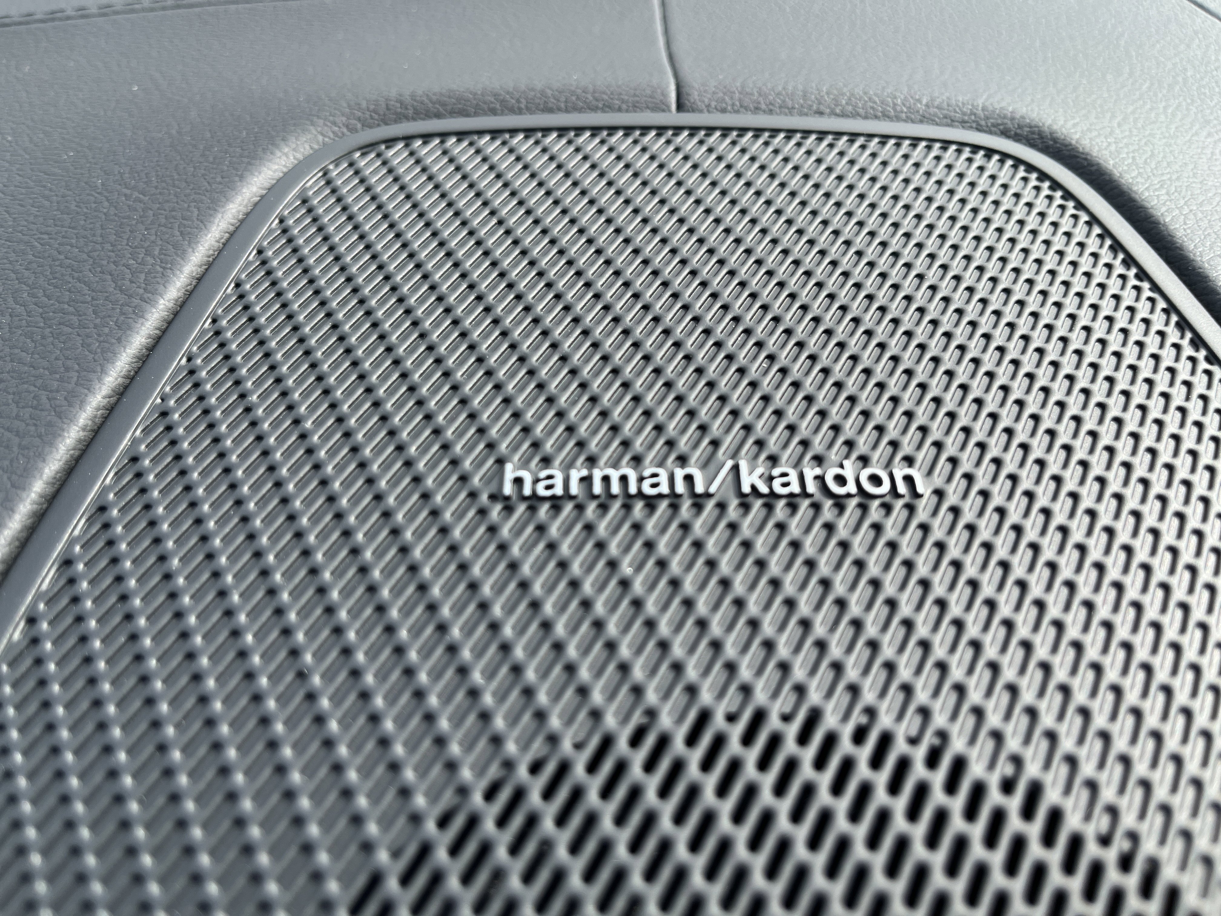 New 2026 Volvo XC60 B5 Ultra w/ Protection Package Premier image 17