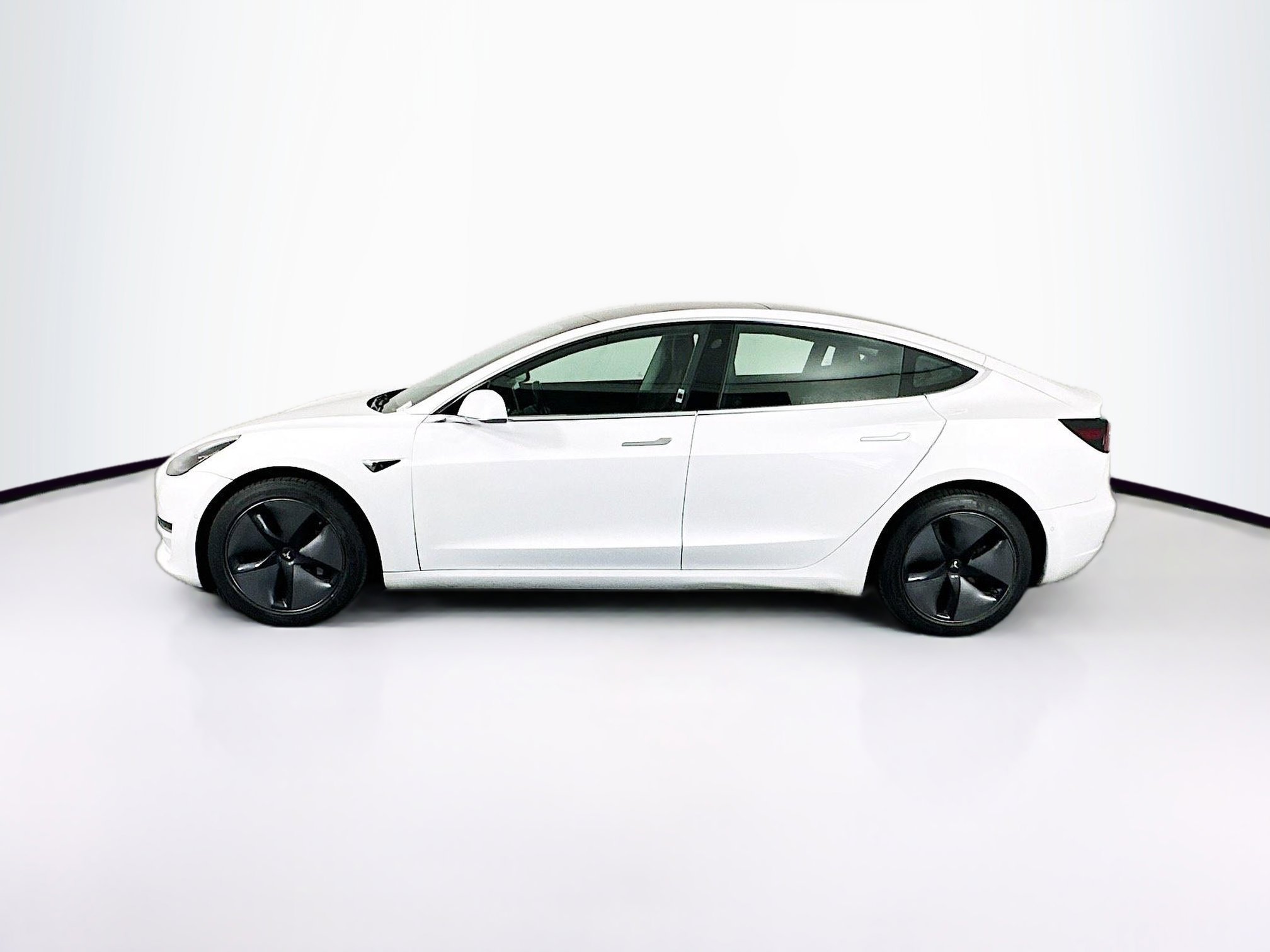 Used 2019 Tesla Model 3 Standard Range Plus RWD image 4