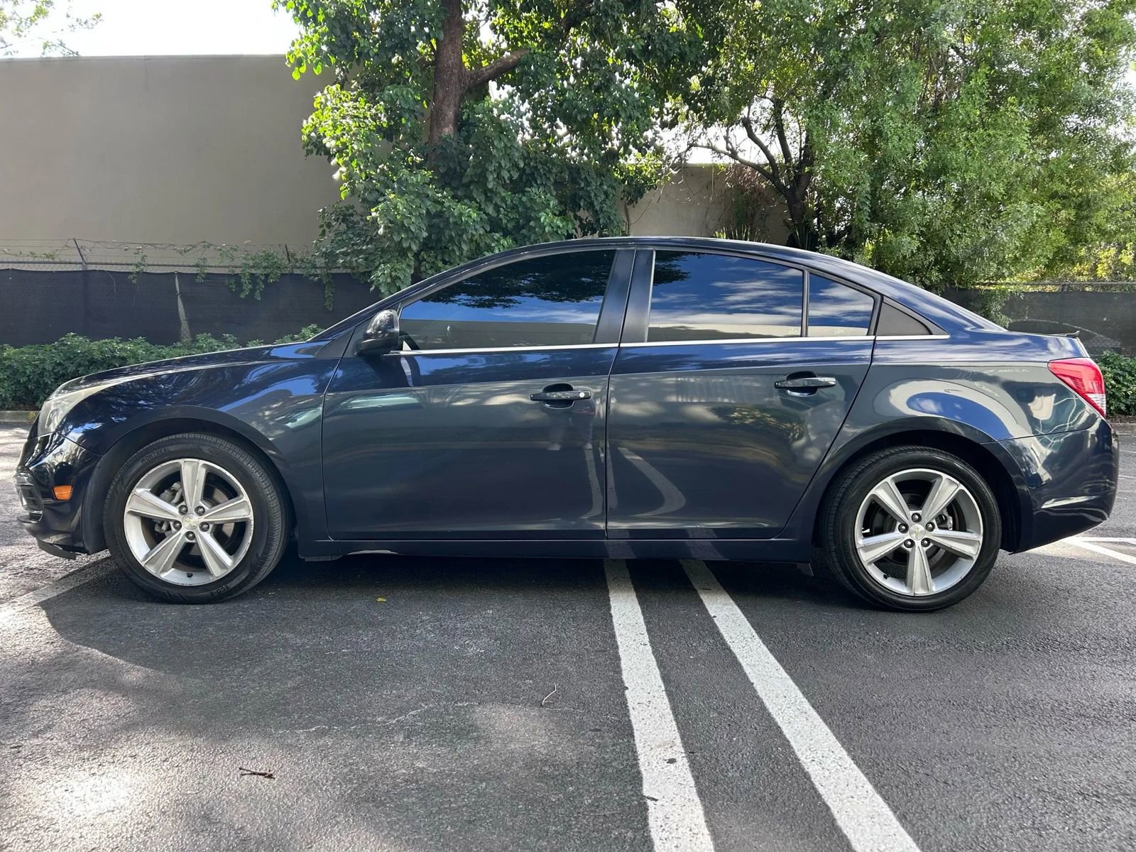 Used 2016 Chevrolet Cruze LT image 4