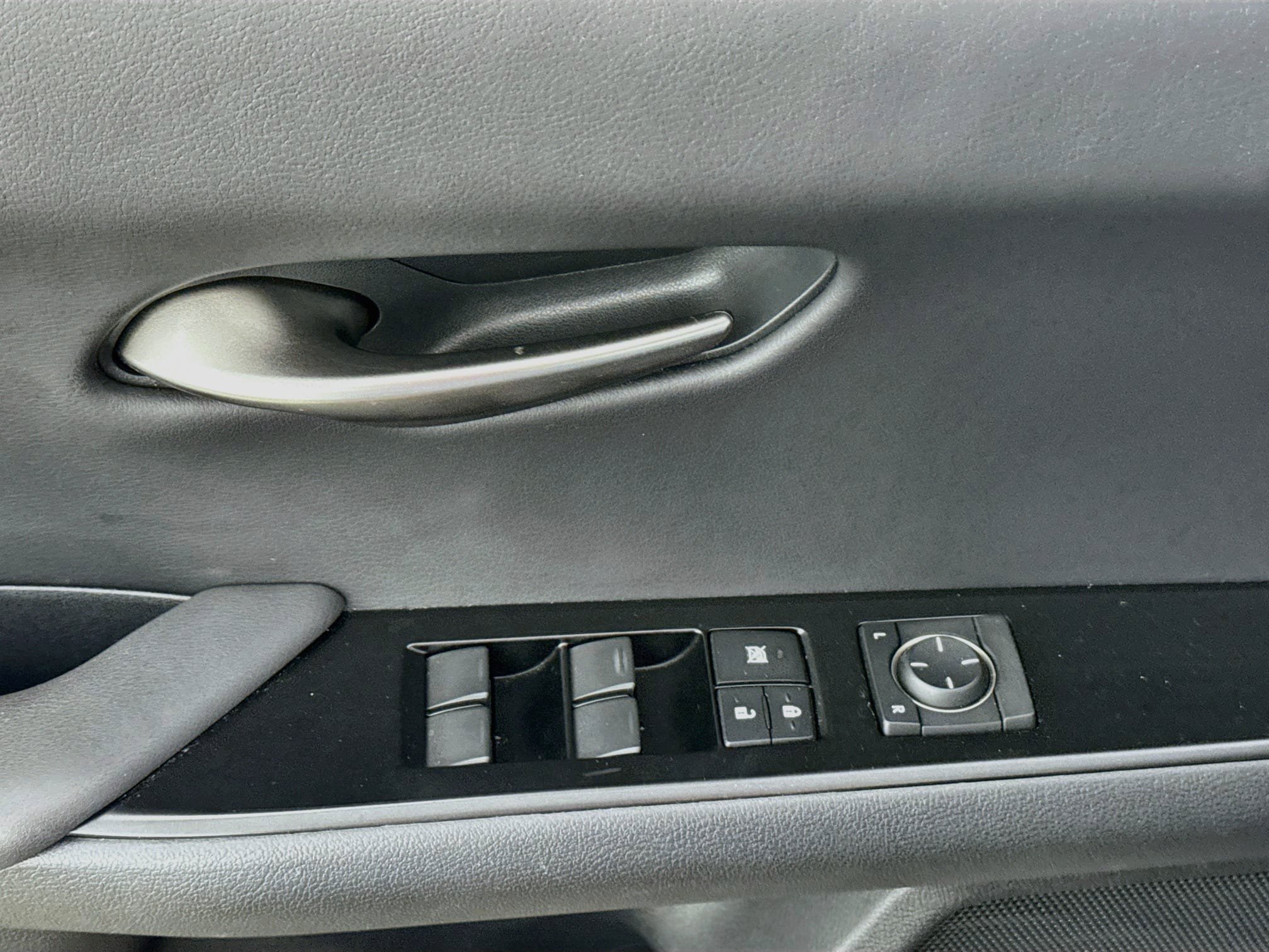 Used 2021 Lexus UX 200 w/ Accessory Package (Z2) FWD image 18