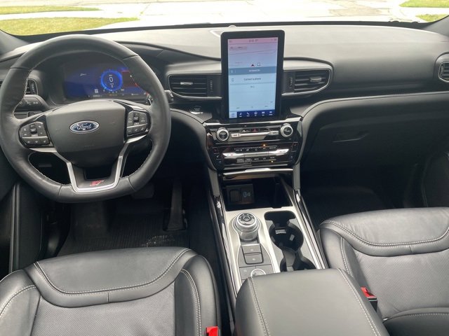 Used 2024 Ford Explorer ST w/ Technology Package image 3