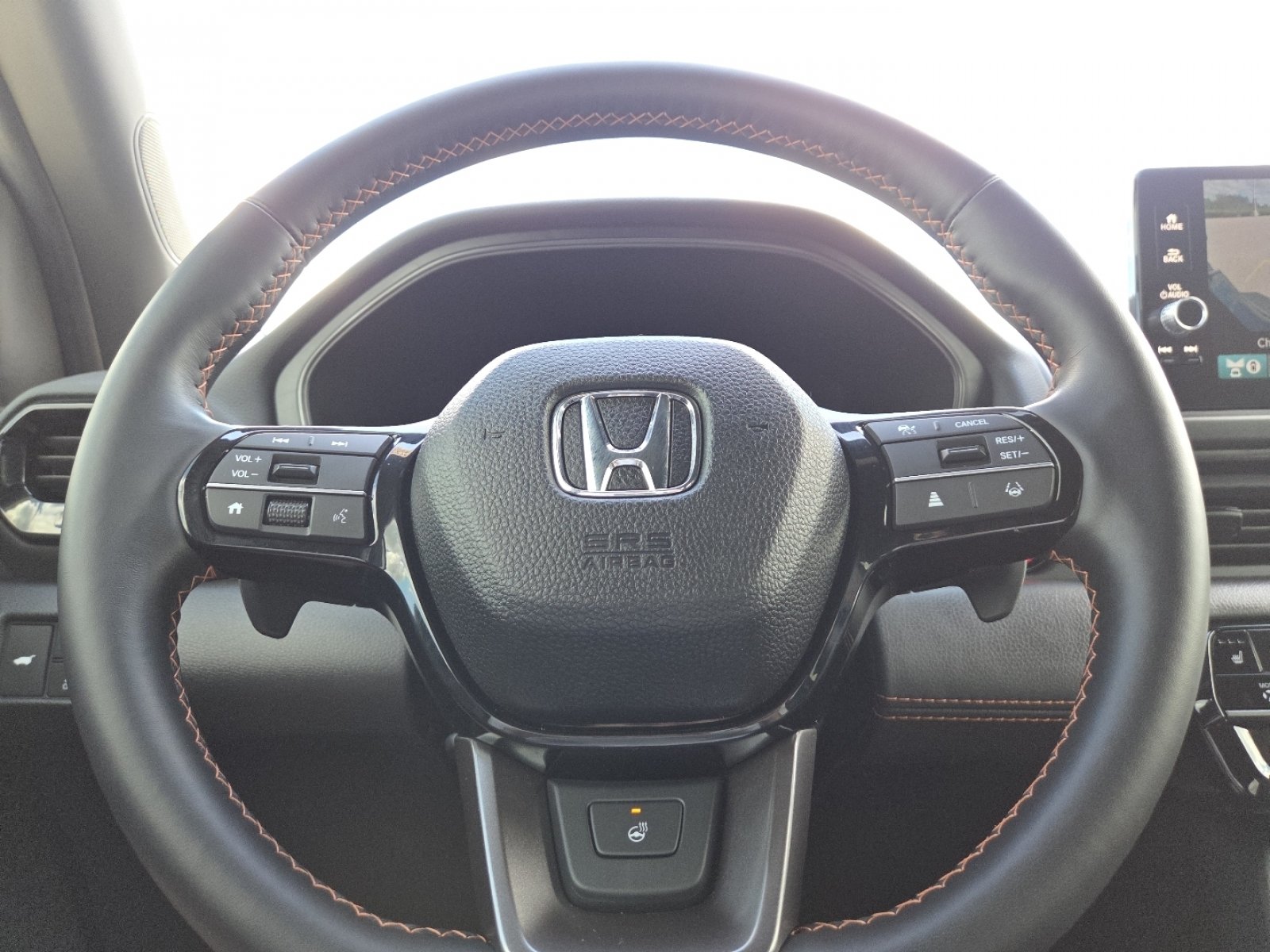 Used 2025 Honda Pilot TrailSport image 28