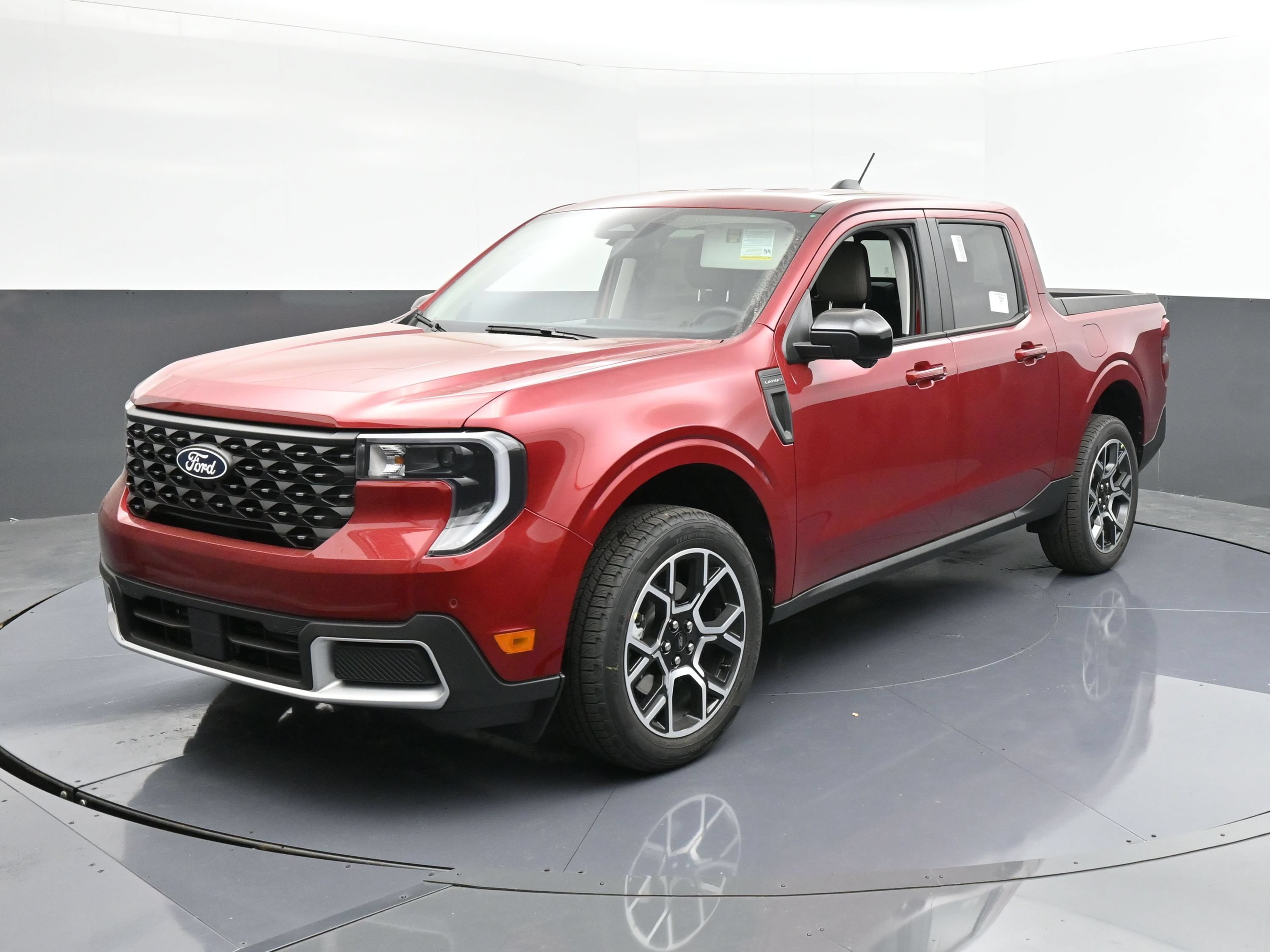 Used 2025 Ford Maverick Lariat AWD/4WD image 4