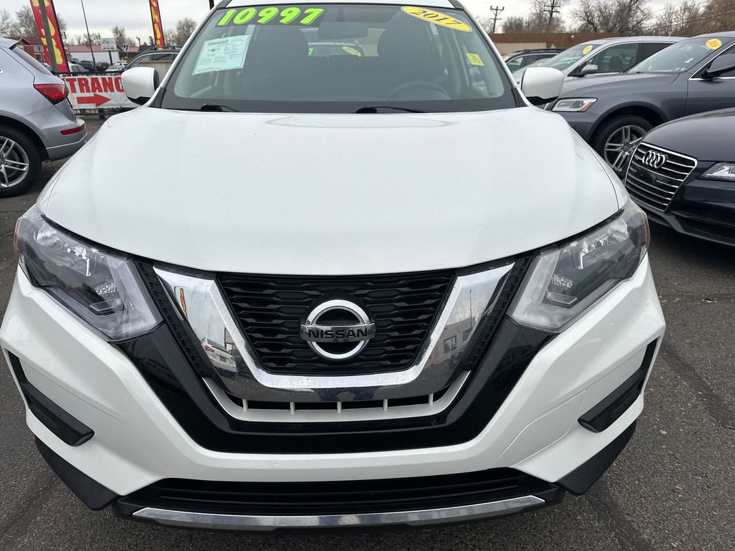 Used 2017 Nissan Rogue S image 4