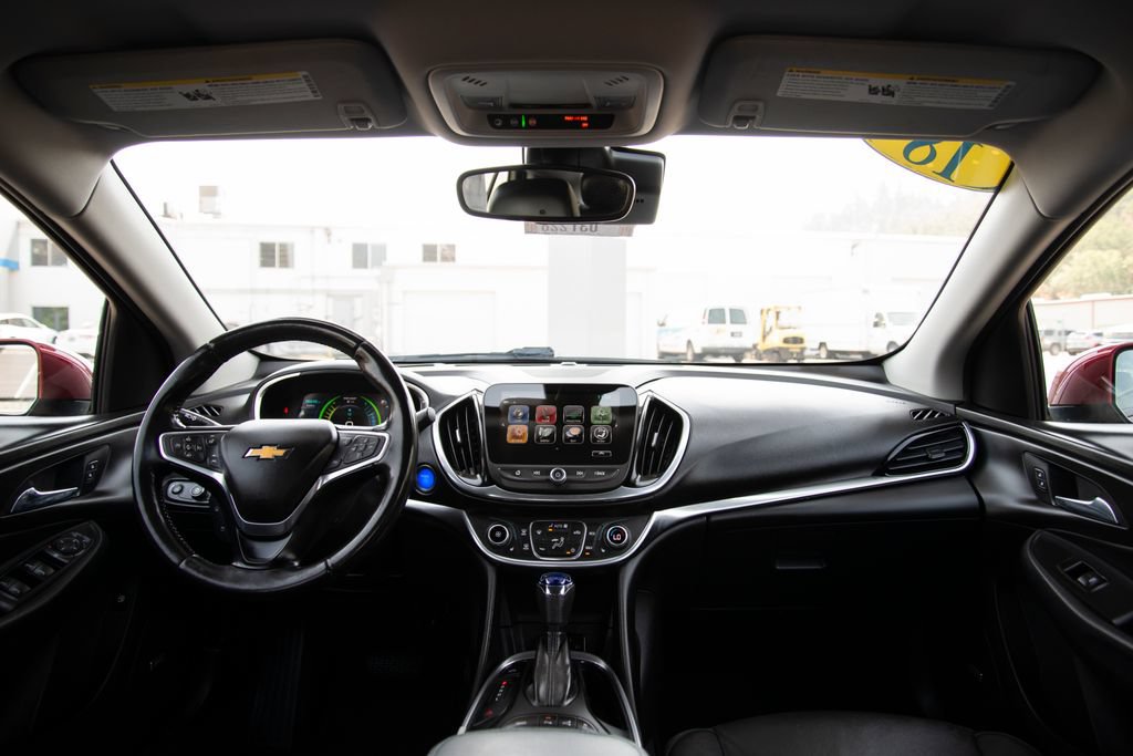 Used 2018 Chevrolet Volt Premier w/ Driver Confidence Package FWD image 15