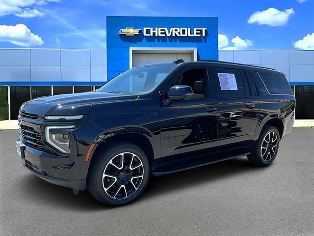 Used 2025 Chevrolet Suburban RST w/ Comfort Package AWD/4WD image 7