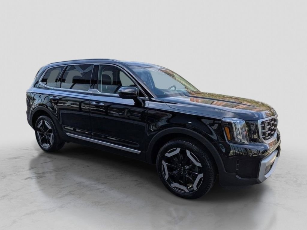 Certified 2024 Kia Telluride S w/ S Sunroof Package image 5
